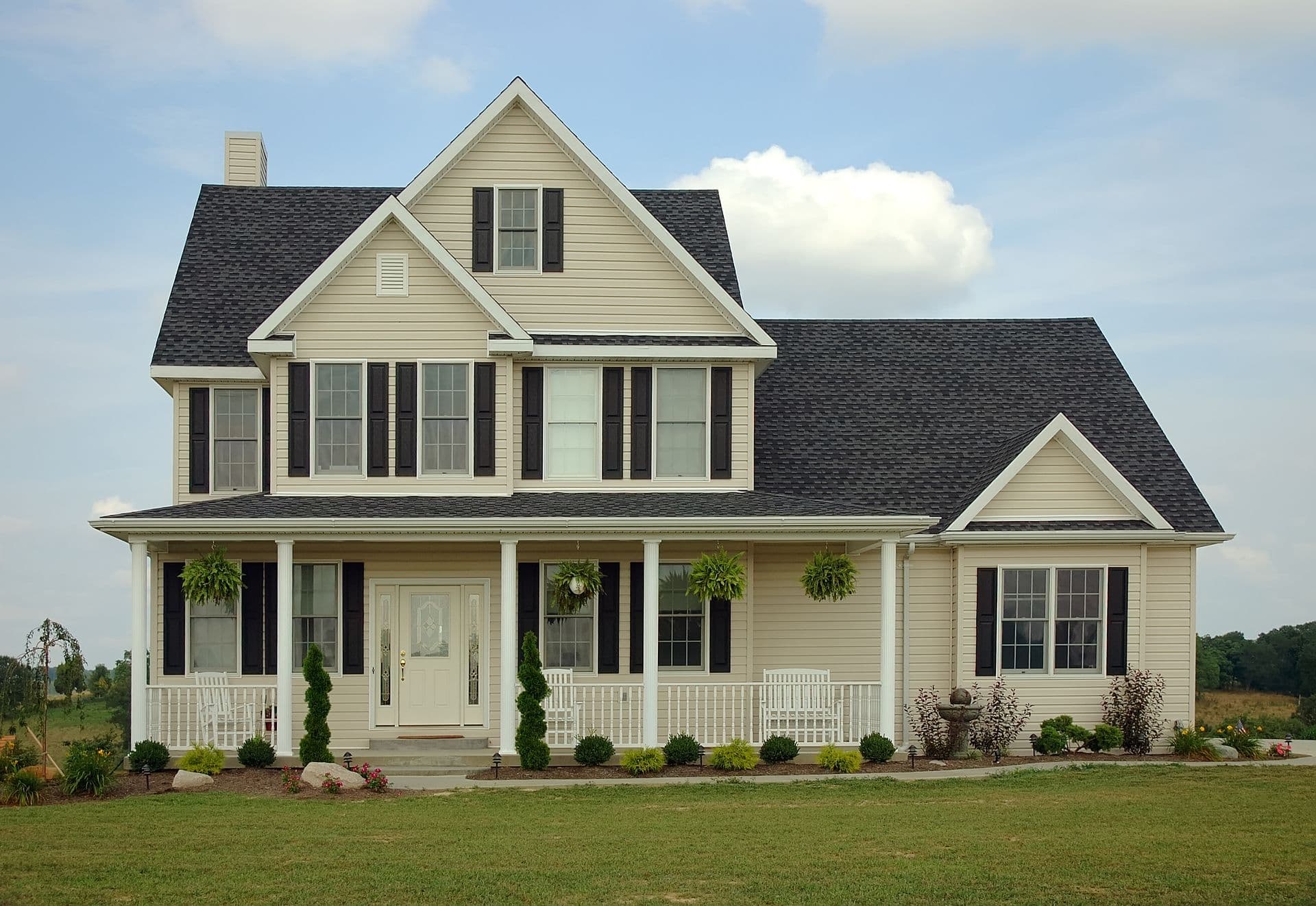 bigstock-Farm-House-150703 (1).jpg